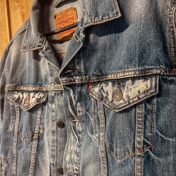 Men's Levi Denim Jacket - Picture 2 of 5